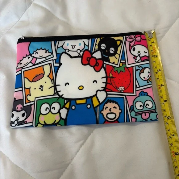 Hello Kitty Fun & Colorful Pouch - Picture 2 of 3